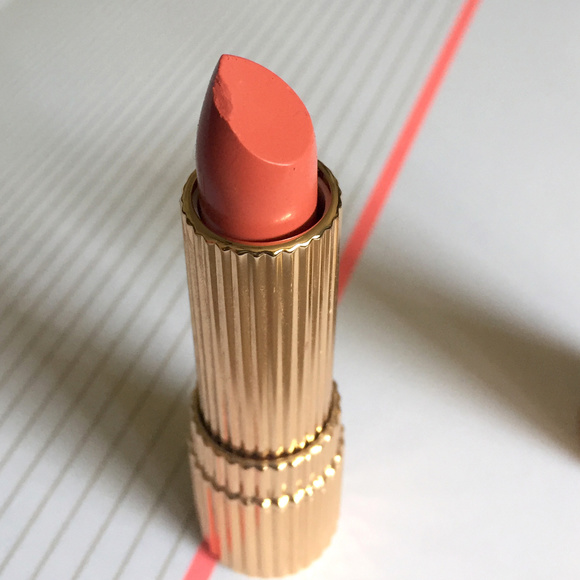 estee lauder coral lipstick